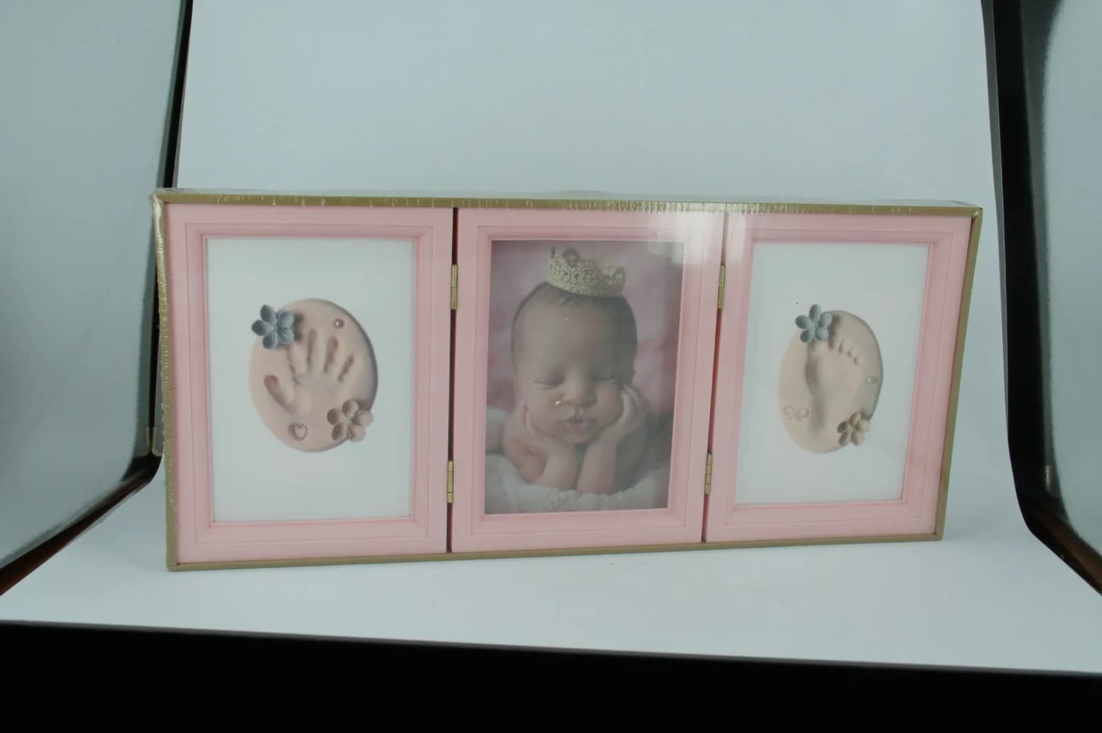 Hand and footprint frame 13×18