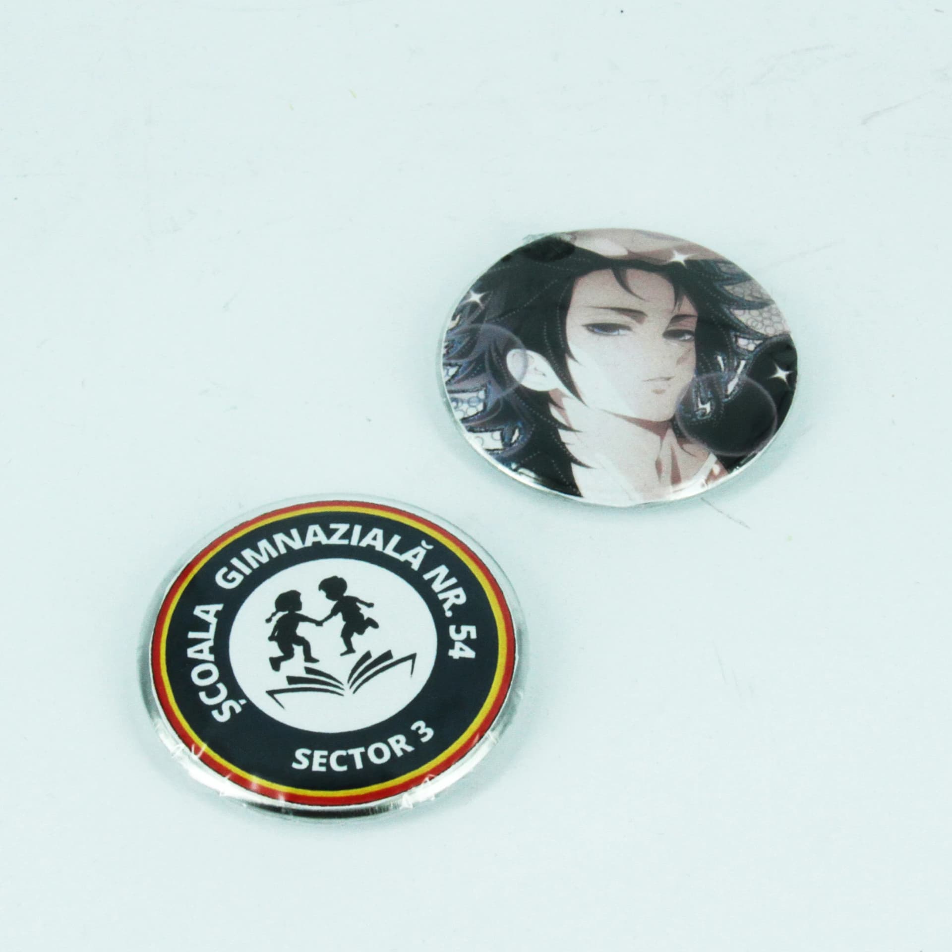 Customizable round badge with photo